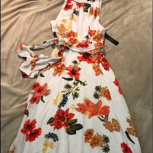 Beautiful White/Coral Floral Dress - Picture 2 of 2
